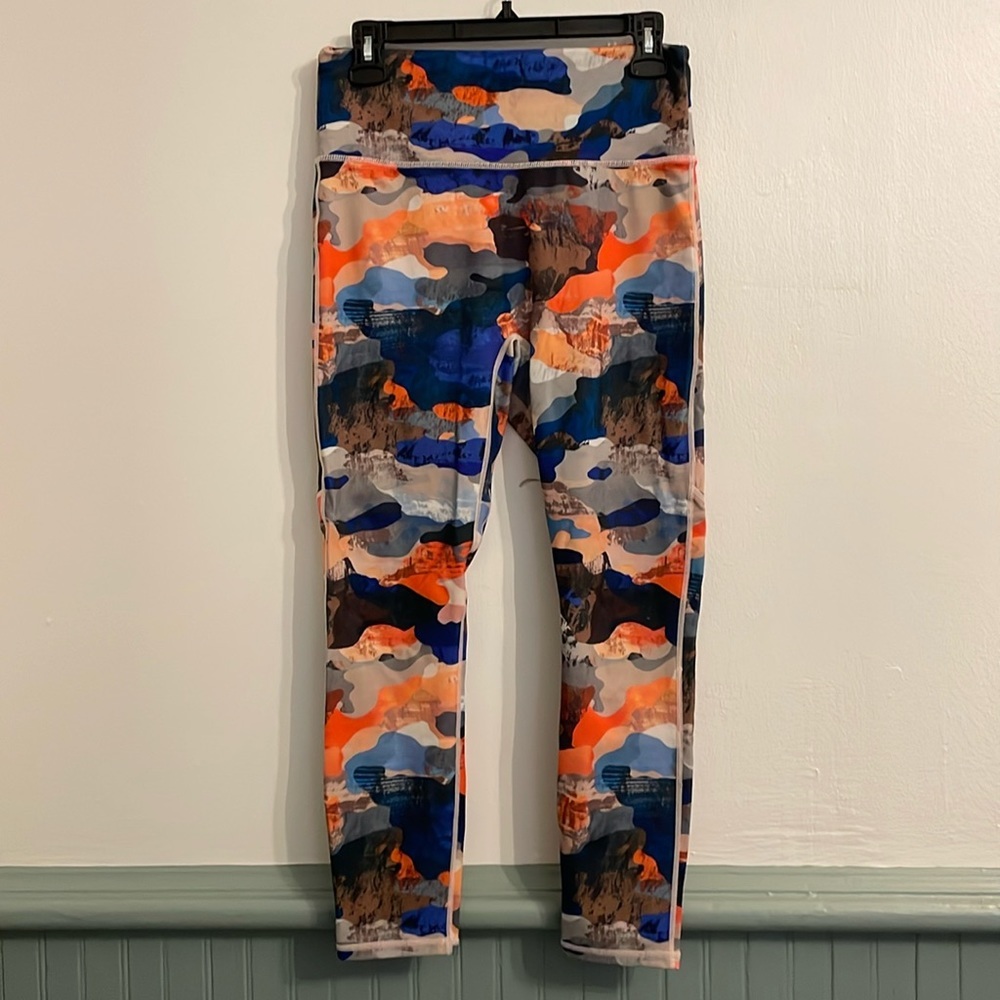 Fabletics Anywhere Motion365 Ultra High Waisted 7/8 Leggings Zion size Large